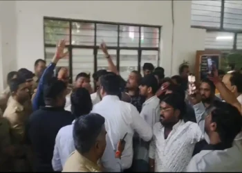 Lucknow Lawyers’ Protest Escalates:लखनऊ में विवाद के बाद वकील -पुलिस संघर्ष ,स्थिति तनावपूर्ण