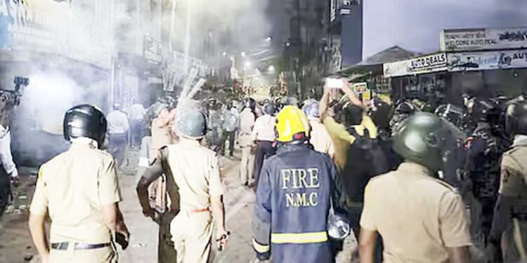 nagpur violence:नागपुर के 10 थाना क्षेत्रों में लागू हुआ कर्फ्यू,अगले आदेश तक रहेगा जारी