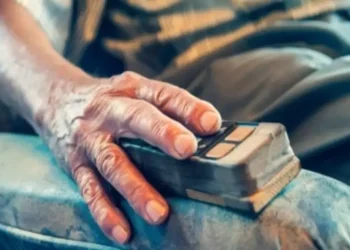 AI का कमाल !सिर्फ 5 बूंद खून से पता चलेगा आपकी जैविक आयु