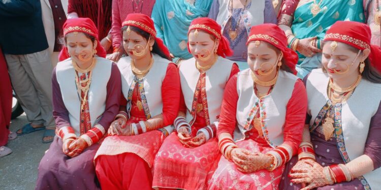 पांच शादियों का रचा इतिहास