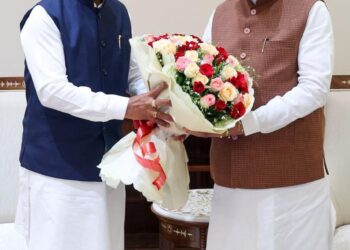 RAIPUR :मुख्यमंत्री विष्णुदेव साय ने प्रधानमंत्री को सौंपा बस्तर के विकास का रोडमैप