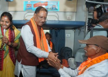 छत्तीसगढ़ में आस्था को मिला नया संबल : मुख्यमंत्री श्री विष्णु देव साय ने मुख्यमंत्री तीर्थ दर्शन योजना का किया शुभारंभ*