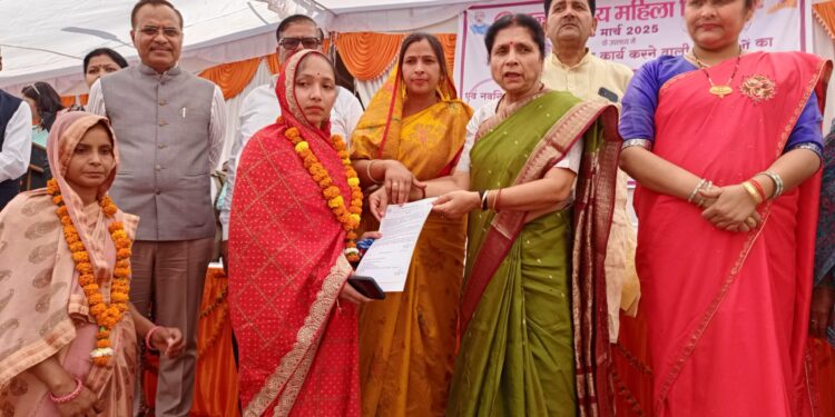 कन्नौज:  अंतरराष्ट्रीय महिला दिवस पर कई सफल नारियों का सम्मान