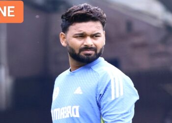 आखिर क्यों एक हाथ से छूटता है ऋषभ पंत का बल्ला? खुद किया बड़ा खुलासा! 