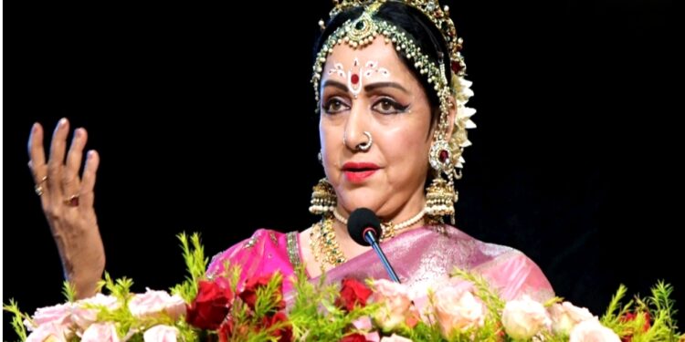 हेमा मालिनी के खिलाफ शिकायत दर्ज: जगन्नाथ दौरे से उठा विवाद