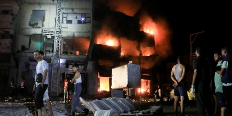 गाजा पर इजरायली कहर: 404 की मौत, संघर्ष विराम टूटा, फिर भड़का युद्ध!