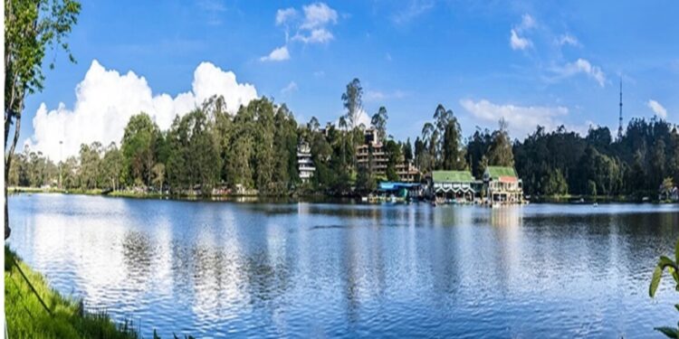 March Me Ghumne Ki Jagah: इन हसीन और रोमांटिक जगहों पर बनाएं डेस्टिनेशन पॉइंट, सफर होगा यादगार