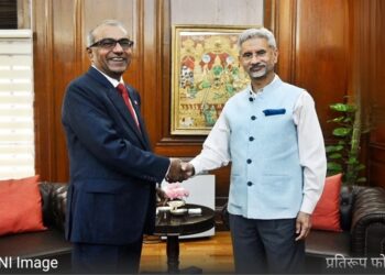 कनाडाई सांसद चंद्रा आर्या पर गिरी गाज: लिबरल पार्टी ने चुनाव लड़ने से रोका