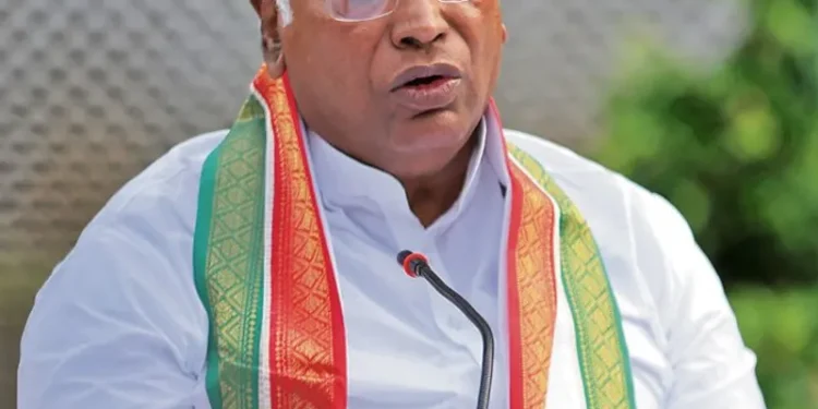 NEW DELHI:खड़गे का बड़ा आरोप -पीएम मोदी ने बैंकों को कलेक्शन एजेंट बना दिया