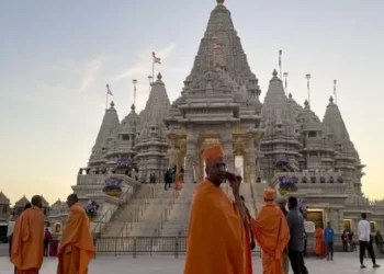 Hindu temple vandalized in California:कैलिफोर्निया के एक हिन्दू मंदिर में तोड़फोड़,भारत में आक्रोश