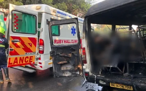 पुणे -अचानक धू -धू कर जलने लगा टेम्पो ,4 लोगों की जलकर हुयी दुखद मौत