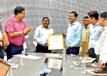 कन्नौज: लखनऊ से आये अफसरों ने परखी स्मार्ट क्लास की हकीकत