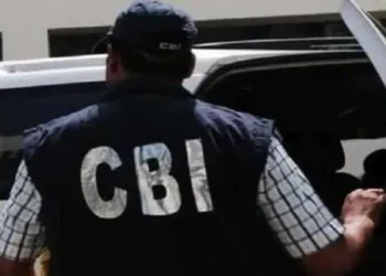 गुजरात की जिम्मेदारी संभाल रहे दुर्गेश पाठक के घर सीबीआई की रेड ,आप ने लगाया ये बड़ा आरोप