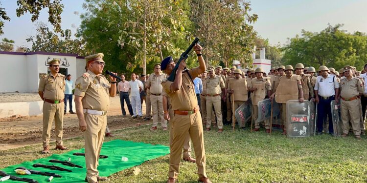 कन्नौज: हालात के मद्देनजर बलबा ड्रिल डिमास्ट्रेशन किया गया