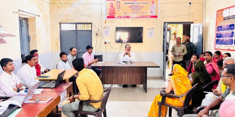 कन्नौज: युवा मुख्यमंत्री युवा उद्यमी विकास योजना से जुड़कर अपना रोजगार चला सकते है: डीएम