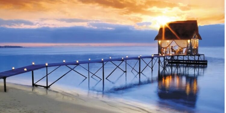 Romantic Getaways Near Mathura: पार्टनर के साथ इन जगहों पर बिताएं यादगार पल, वीकेंड ट्रिप के लिए बेस्ट