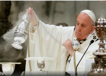 अलविदा पोप फ्रांसिस: चांदी के हथौड़े की दस्तक, लाल वस्त्र और वेटिकन से बाहर दफ़न — अंतिम विदाई की रस्में इतिहास में दर्ज