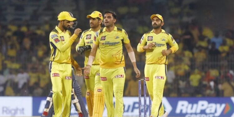 CSK के डेव्हन कॉनवे पर टूटा दुखों का पहाड़, पिता के निधन पर टीम ने बांधी काली पट्टी