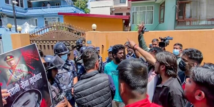 नेपाल स्थित भारतीय दूतावास में पहलगाम हमले के पीड़ितों के लिए शोक सभा आयोजित