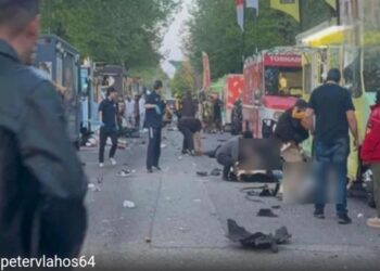 कनाडा के वैंकूवर में लापु लापु फेस्टिवल के दौरान कार ने मारी भीड़ को टक्कर, कई की मौत, दर्जनों घायल