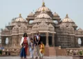 JD Vance India Visit :अमेरिका के उपराष्ट्रपति वेंस और उनके परिवार ने अक्षरधाम मंदिर में दर्शन किए