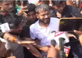 PATNA :पलायन ,बेरोजगारी मुद्दों पर पदयात्रा निकाल रहे कन्हैया कुमार समर्थकों समेत पुलिस गिरफ्त में
