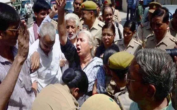 NEW DELHI :सामाजिक कार्यकर्ता मेधा पाटकर को दिल्ली पुलिस ने इस मामले में गिरफ्तार किया