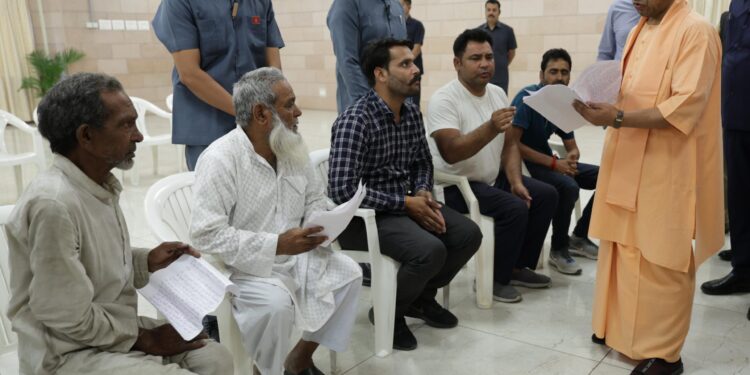lucknow :अन्य राज्यों के फरियादियों को भी योगी पर यकीन*