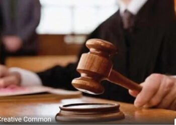 सलमान रुश्दी पर हमला करने वाले को आज सजा, अदालत में सुनाई जाएगी सख्त सज़ा की मांग