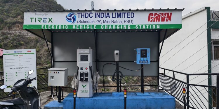 dehradun :यात्रा मार्ग पर 25 स्थानों पर मिल रही ई चार्जिंग की सुविधा