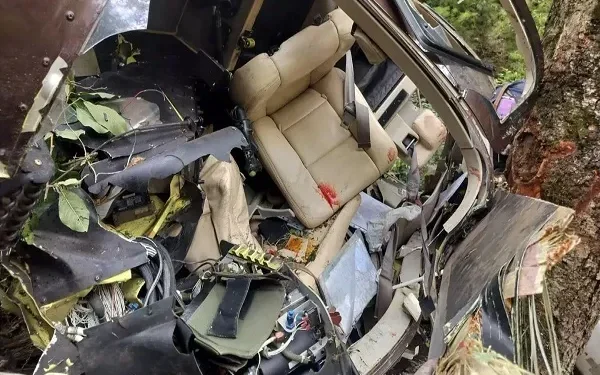 Chardham Yatra – Helicopter Crash-गंगोत्री के पास हेलीकॉप्टर हुआ क्रैश 5 लोगों की मौत ,2 घायल