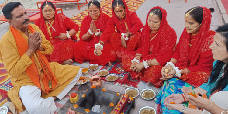 ऋषिकेश-गंगा मैया का मिला भारत के लाल शुभांशु शुक्ला ड्रैगन कैप्सूल के साथ तीन क्रू मेंबर्स को आशीर्वाद