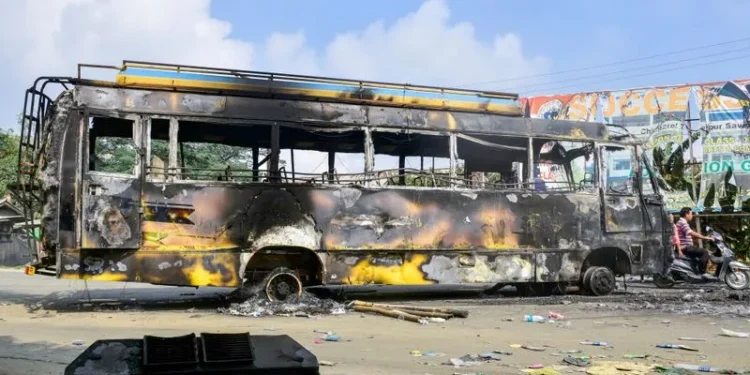 Manipur unrest,- मैतेई संगठन  के एक नेता की गिरफ्तारी के बाद भड़के लोग