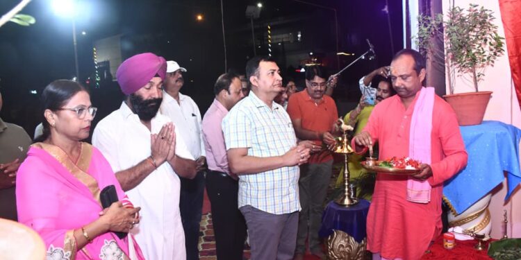 रेणुकूट-गणेश पूजन के साथ हिण्डाल्को में रामलीला मंचन का शुभारंभ