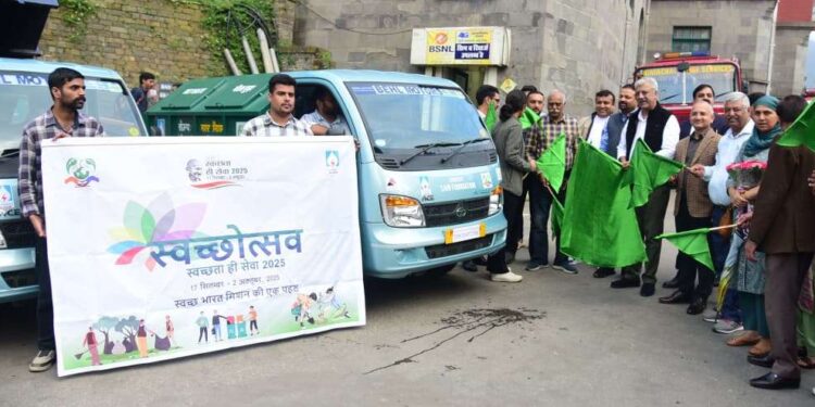 SHIMLA-एसजेवीएन ने स्वच्छता ही सेवा 2025 के अंतर्गत नगर निगम शिमला को दो ठोस अपशिष्ट प्रबंधन ईवी प्रदान किए