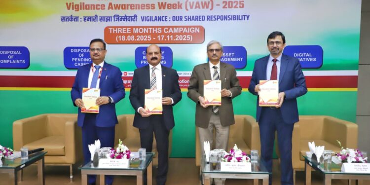 देहरादून-बैंक की डिजिटल पहलों का अनावरण करने हेतु केंद्रीय सतर्कता आयुक्त ने पीएनबी का दौरा किया