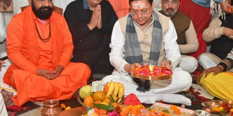 हरिद्वार/देहरादून:मुख्यमंत्री ने धामी दक्षेश्वर महादेव मंदिर में की पूजा-अर्चना, सिद्धपीठ हनुमानगढ़ी मंदिर कें भी किए दर्शन