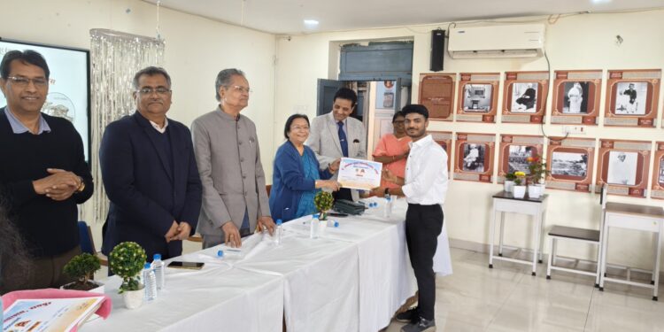 रायपुर-मानवता की ऐतिहासिक मिसाल पेश की-शहीद वीर नारायण सिंह ने*