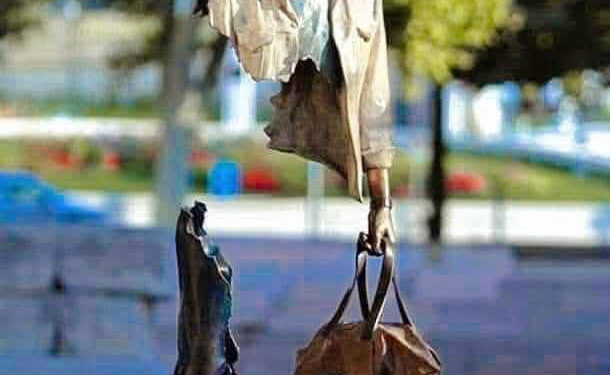 जो साथ है, वही असली