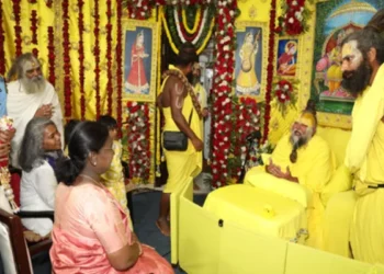 UP-वृंदावन पहुंचकर राष्ट्रपति मुर्मू ने संत प्रेमानंद महाराज से की शिस्टाचार भेंट ,हुई आध्यात्मिक चर्चा