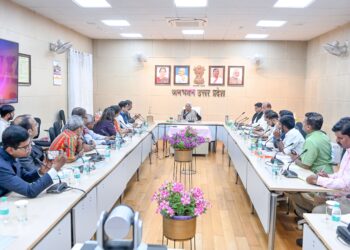 LUCKNOW–राज्यपाल से कर्नाटक एवं त्रिपुरा राज्य के मीडिया प्रतिनिधि मंडल ने की शिष्टाचार भेंट ——-