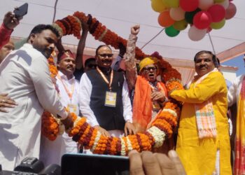 LUCKNOW-राजीव मिश्रा के जन्मदिन के अवसर पर  1000 गरीब, असहाय बुजुर्ग महिलाओं को निःशुल्क अयोध्या घाम दर्शन के भेजा गया