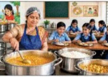यूपी में मिड-डे मील रसोइयों को बड़ा तोहफा  रिटायरमेंट उम्र 62 साल करने की तैयारी